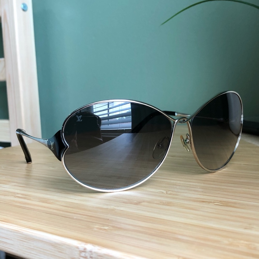 COPY - Louis Vuitton daisy sunglasses